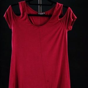 Open-shoulder top